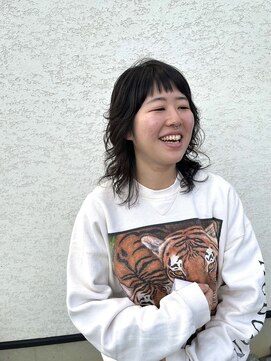 カフネ(cafune) くるくるパーマウルフ