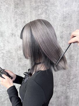 カプセル(capsule) シルバー × ブラック デザインカラー♪