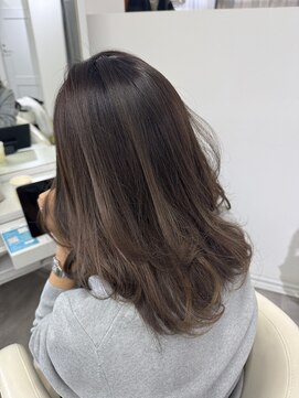 ツーバイヘアーズチーク(2 by hair. s chic) オリーブグレージュ×ロングレイヤー