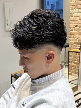 ボンドストーリールミエール(Bond Story lumiere) メンズショート/ラルフカール/フェードスタイル