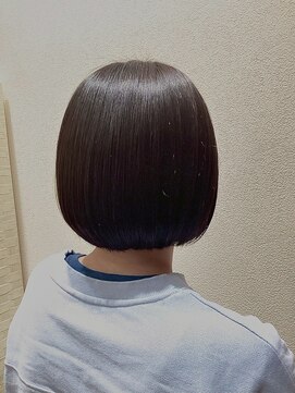 アクセ うるツヤ髪質改善丸み小顔黒髪ボブ似合わせカット20代30代40代