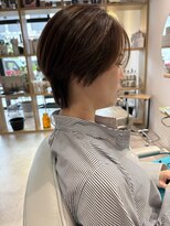 ピリ(pili)&nbsp;透明感グレージュショート