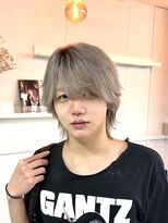 ピチカート 原宿(pizzicato)&nbsp;【ブリーチ縮毛矯正】シルバー×ウルフ
