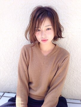 ミュリール(MiULiiR) ウエット&ツヤ&ベージュ☆ボブ