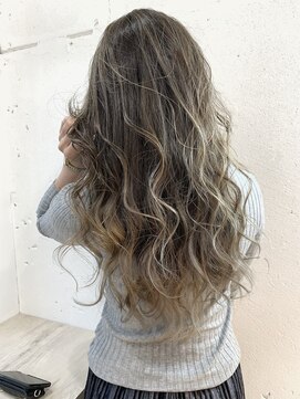 ヘアーワークス ヘルム 渋谷店(HAIR WORKS HELM) レイヤーロング前髪パーマグレーベージュレイヤーロング11