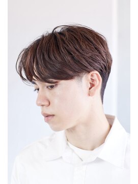 レーヴス(REVES) 前下がり毛流れセンターパート