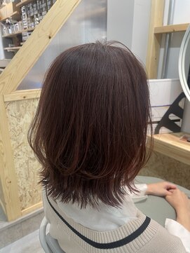 スクリバイタヒエ(SUKURI by tahie) #外ハネボブ　#レイヤーカット　#ピンクカラー