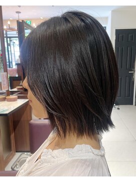 アイフィール アヴェダ 瑞江店(i feel AVEDA) 【藤田】ツヤサラストレート×内巻き&外ハネ◎ 切りっぱなしボブ