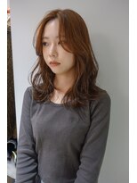 ムク(MUKU)&nbsp;レイヤーカットとブリーチなしブラウン