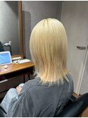冬カラーブリーチ透明感ミルクティー◎愛されレイヤー小顔カット