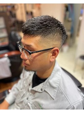 クラッチ スキンフェードカット