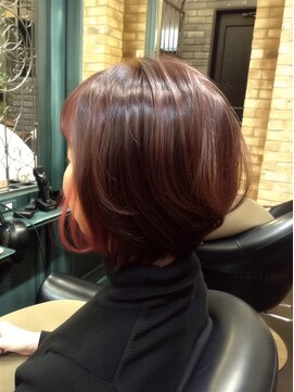 インナーカラー ピンク フェイスフレーミング ボブ 