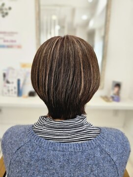 ネクサス NEXUS 立体感が出るハイライト×大人ショートスタイル