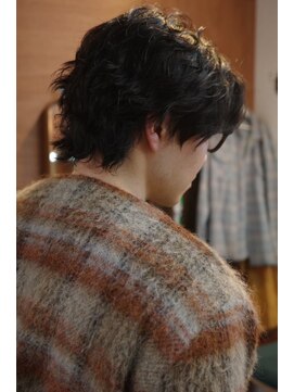 エディ(Edy) メンズ波巻きスパイラルパーマウルフカット韓国ヘア眉毛カット