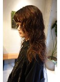 春パーマ　顔まわりハイレイヤー　スパイラルパーマ