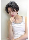 外国人風ショート ハイライト 前髪なしパーマ グレージュ