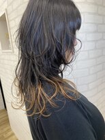 ホワイト(WHITE HAIR@NICOLA)&nbsp;ロングウルフヘア×グラデーションカラーデザインカラー