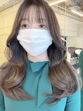 フォンズ(FONS) 【流れる顔まわり】小顔に見せる韓国女優ヘア シースルーバング