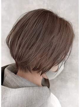 アンド(ANDO) 【本町】美フォルム大人美人ショート フォギーベージュ