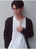 スーツ短髪ツーブロック束感モテる黒髪シークレットパーマ流行
