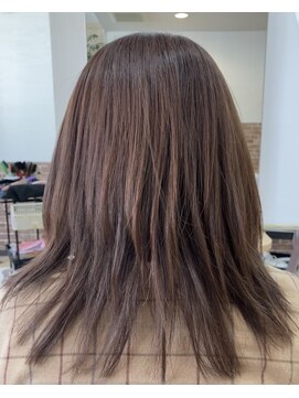 カットハウス はさみの部屋 レイヤー/ふんわりストレート/ピンクベージュカラー/前髪あり