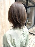 オリーブグレージュ×ミディアムレイヤー