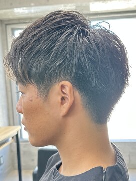 フイ 代々木(Hui) メンズ/アップバング/ツーブロックマッシュ/束感ショート波巻き