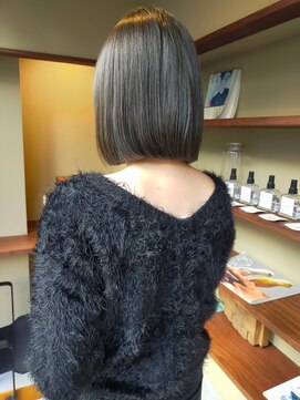 イニ(ini) 須藤 )) ナチュラルボブ