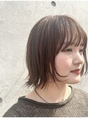 シアーカラーワンカール外はねショートボブ