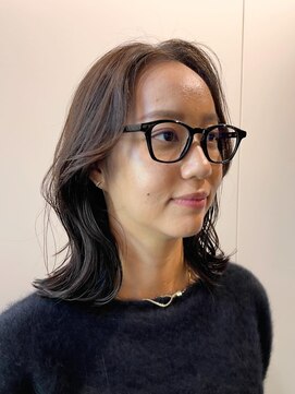 クィーンズガーデンバイケーツーギンザ(QUEEN’S GARDEN by K two GINZA) 顔周りレイヤー/くびれミディ/ダークブラウン