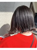 パウダーカラーでトーンダウン