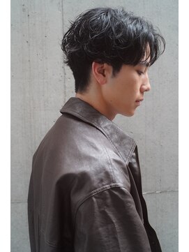 レジュアル(RESSUAL) 刈り上げセンターパート ブルーブラック アンニュイパーマ