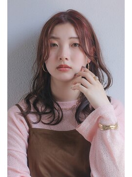 スリーマーク(THREE mark) 大人ウェーブ/ゆるふわパーマ/顔周りレイヤー/ピンクベージュ