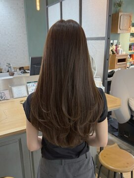 エレン 新百合ヶ丘店(ELEN) レイヤーカットで後ろ姿も動き◎