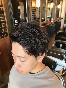 ザ グッドマン カットクラブ(The GOODMAN CUT CLUB) くせ毛を利用して いい感じで動きを出していくCUT