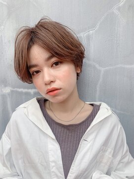 バズ(BUZZ) センターパートショート