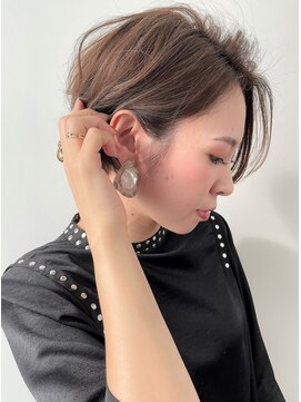 ビーハイブ 一番町店 アヴェダ(BEHIVE) クールになりすぎない耳掛けショートボブ☆