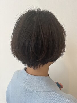 セラ(SERA) 大人可愛い前下がりひし形小顔ボブくびれショート