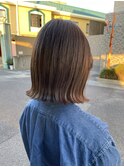 切りっぱなしボブ×ナチュラルベージュ