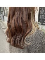 ホワイトルーム(White Room)&nbsp;ホワイトベージュのイヤリングカラー