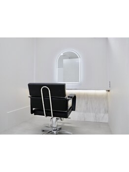 【伏見桃山/桃山御陵前から徒歩１分】周りが気にならないゆったり空間。落ち着いた上質な時間をご提供―。