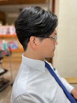 クロック バイ オハナ(Clock by Ohana)&nbsp;スーツ短髪ツーブロック束感モテる黒髪シークレットパーマ流行