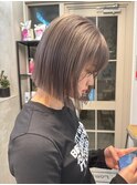 乾かすだけでキマる髪/馴染むハイトーングレージュ外ハネボブ