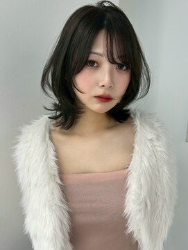 顔周りレイヤー ウルフレイヤー ウルフカット 黒髪 20代 艶髪