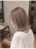 ハイトーングレージュロブヘア
