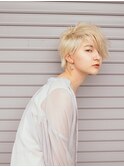 ロングバングなショートスタイル