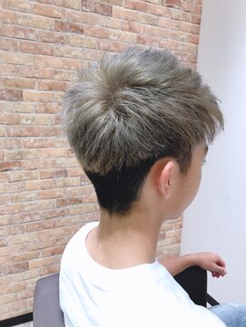 リフ(RIFF) 銀髪×ジェットモヒカン