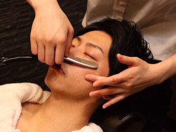 ヒロギンザ 神田店(HIRO GINZA)の写真/【衛生管理OK】お客様一人毎にカミソリの刃を替えて施術しています◎初回クーポンお顔剃り付¥4,950<理容室>