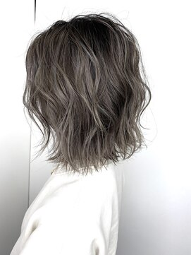 リッシュ(RISH) ナチュラルバレイヤージュ/切りっぱなしボブ/20代/30代/40代