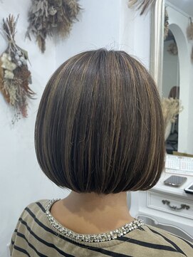 リロ(Lilo) ハイライト丸みボブ